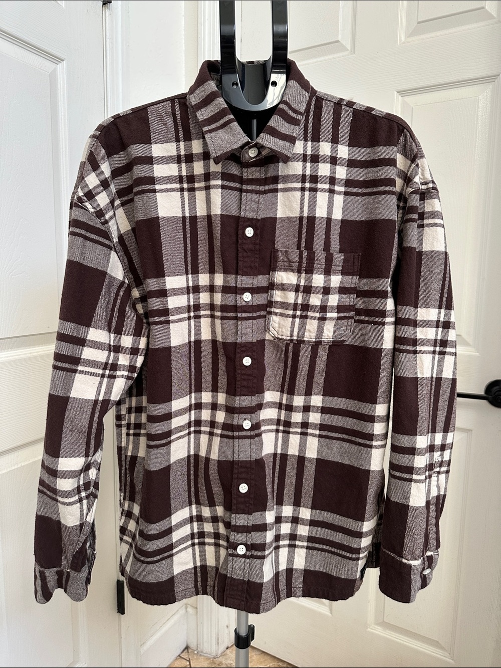 Hollister Men's Oversized Plaid Flannel Button-Up Shirt In Brown And Cream XL